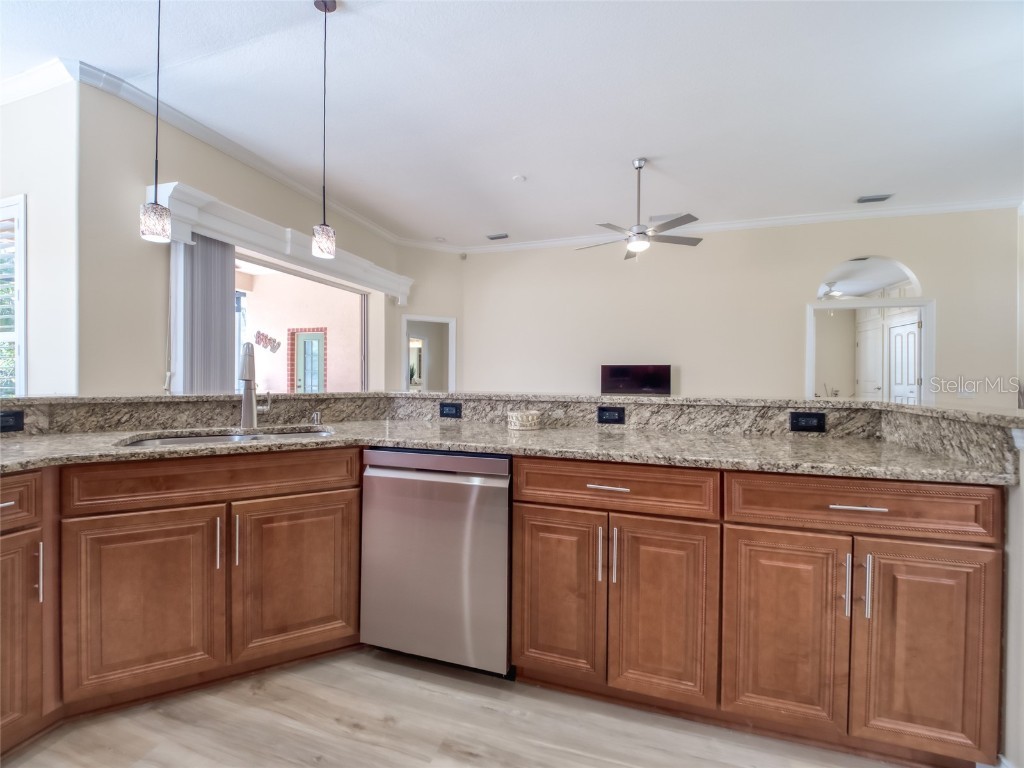 8408 Whispering Woods Court Lakewood Ranch FL 34202 - LAKE UIHLEIN A4676527 image19