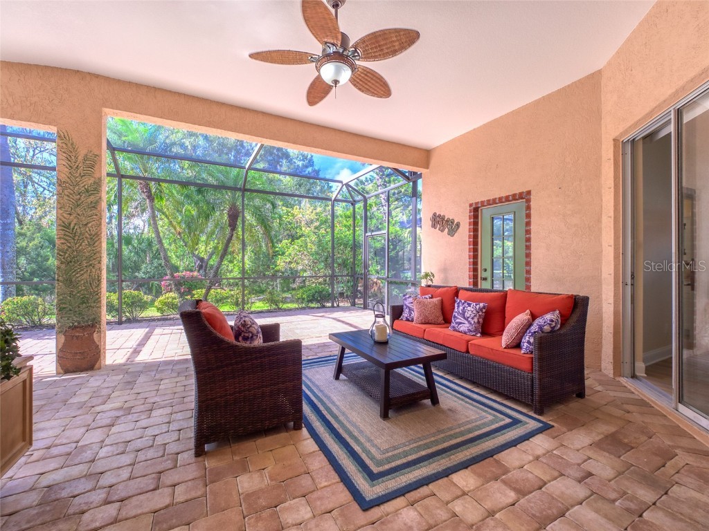 8408 Whispering Woods Court Lakewood Ranch FL 34202 - LAKE UIHLEIN A4676527 image32