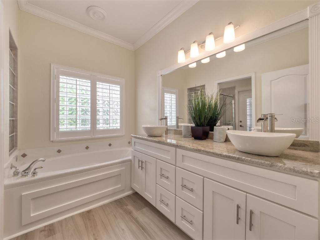 8408 Whispering Woods Court Lakewood Ranch FL 34202 - LAKE UIHLEIN A4676527 image44