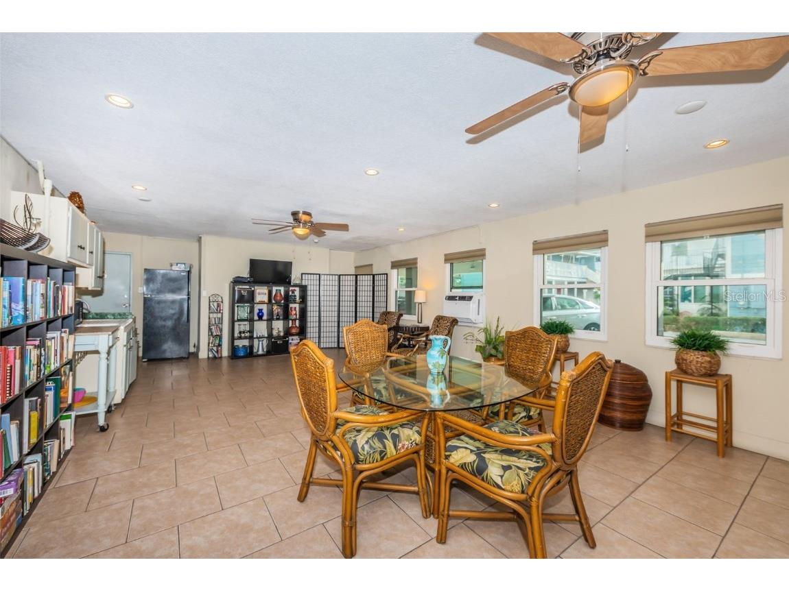 841 4th Avenue N #21 Saint Petersburg FL 33701 TB8395653 image32