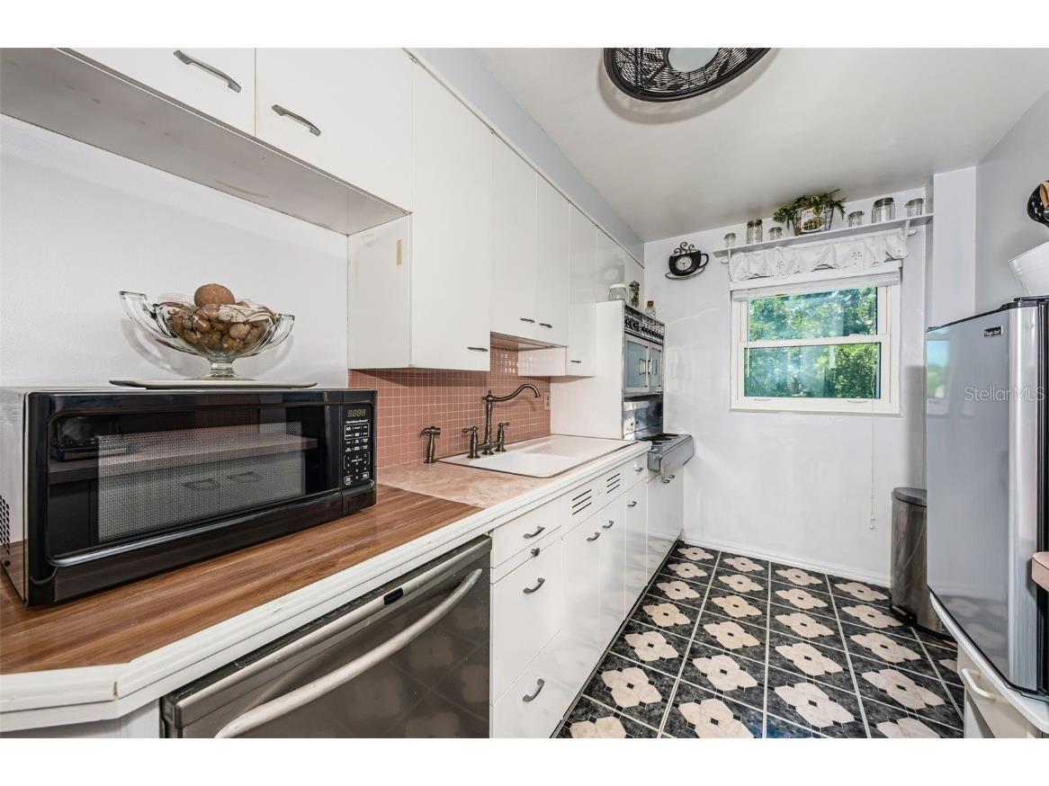 841 4th Avenue N #21 Saint Petersburg FL 33701 TB8395653 image4