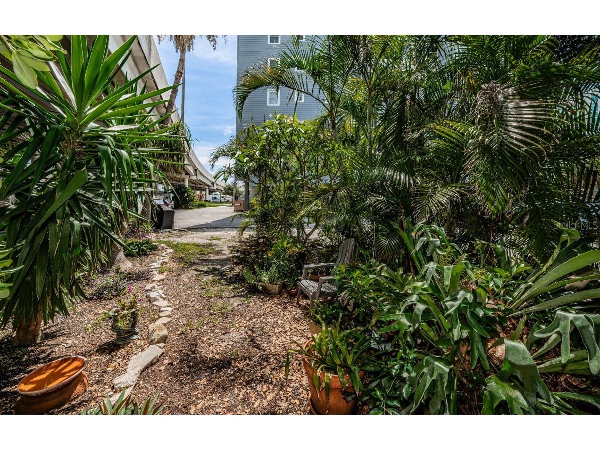 841 4th Avenue N #21 Saint Petersburg FL 33701 TB8395653 image56