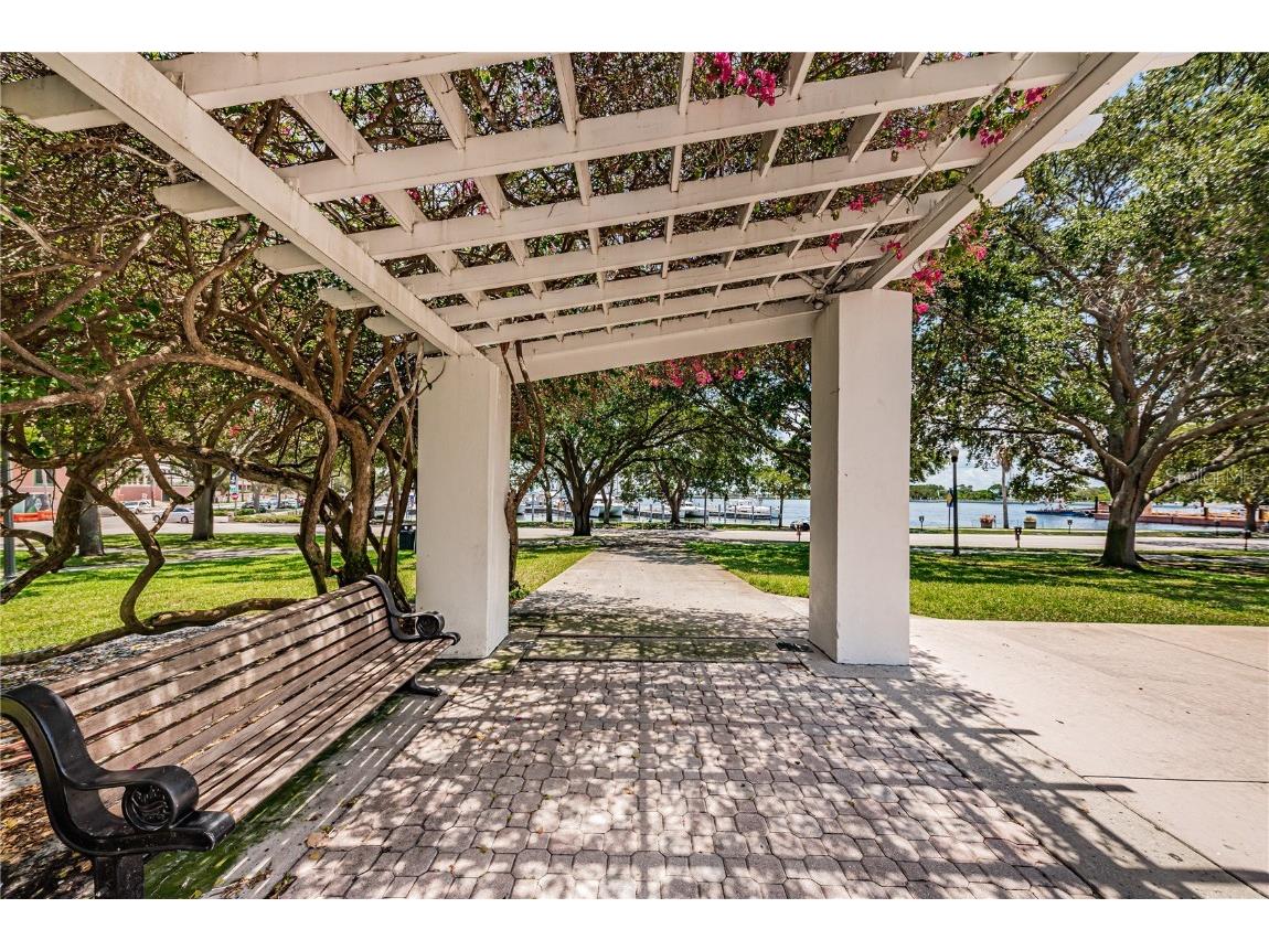841 4th Avenue N #21 Saint Petersburg FL 33701 TB8395653 image80