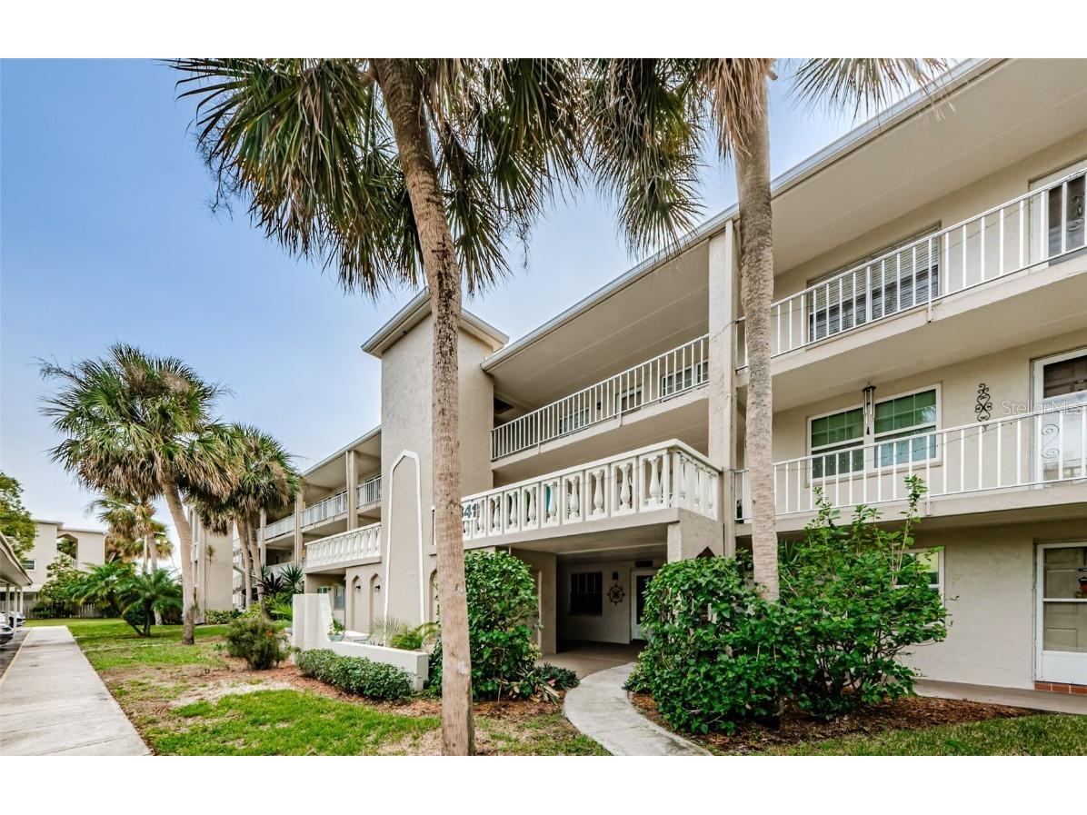 841 Patricia Avenue #105 Dunedin FL 34698 W7860571 image1