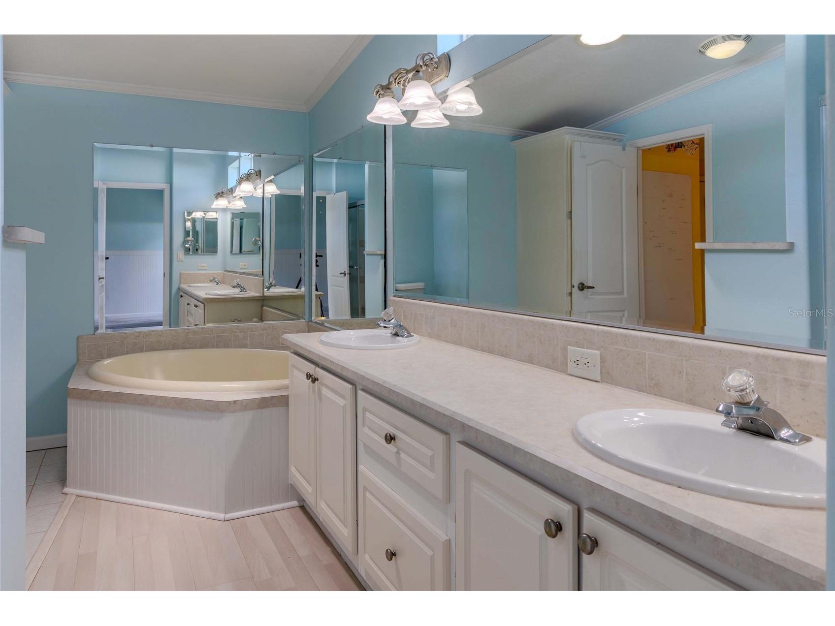 8410 Castle Garden Road Palmetto FL 34221 A4691070 image18