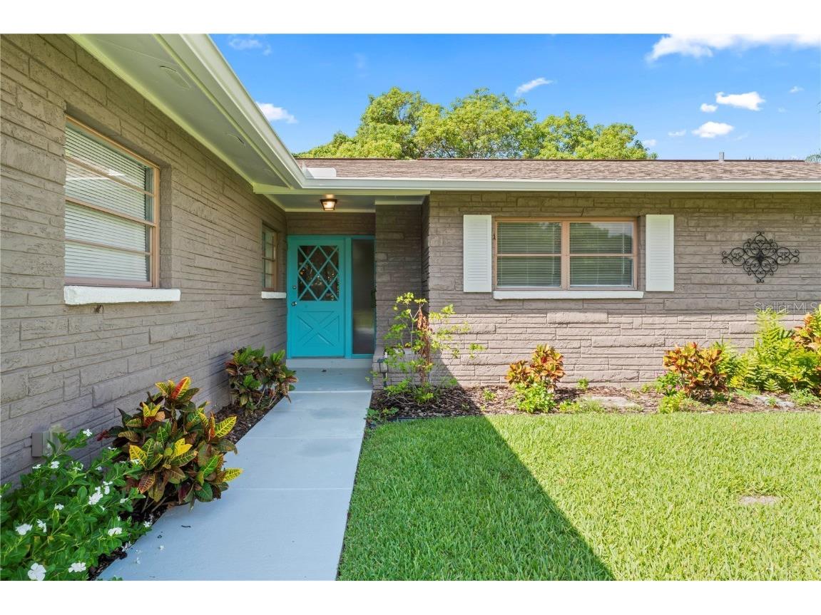 8410 Flagstone Drive, Tampa, FL, 33615 MLS T3533058 Edina Realty