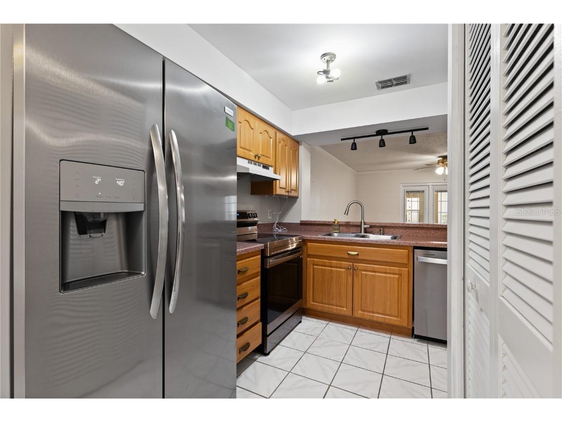 8411 Laurelon Place #10-3 Temple Terrace FL 33637 TB8456793 image5