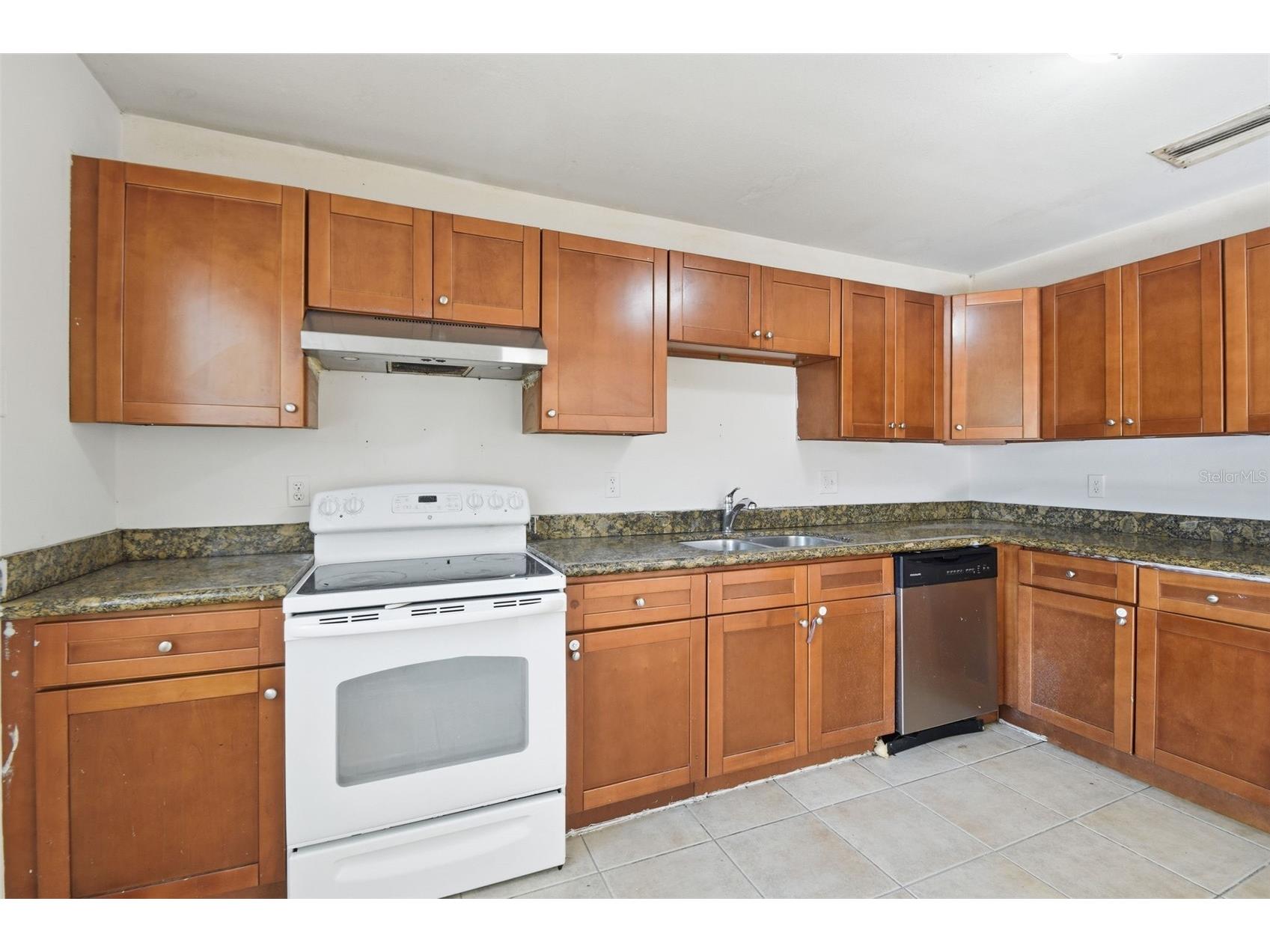 8412 Renald Boulevard Tampa FL 33637 O6408960 image20