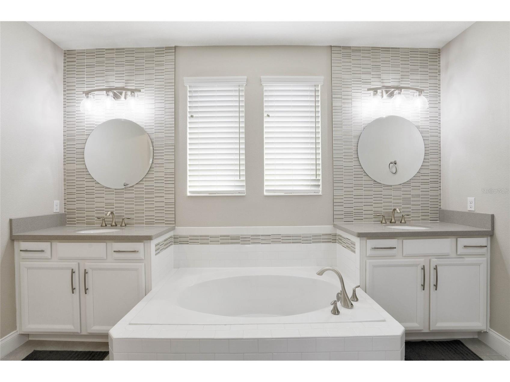 8414 Vivaro Isle Way Windermere FL 34786 O6397114 image42