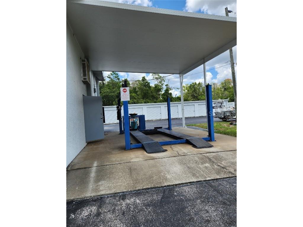 8415 Cortez Boulevard Weeki Wachee FL 34607 TB8407824 image12