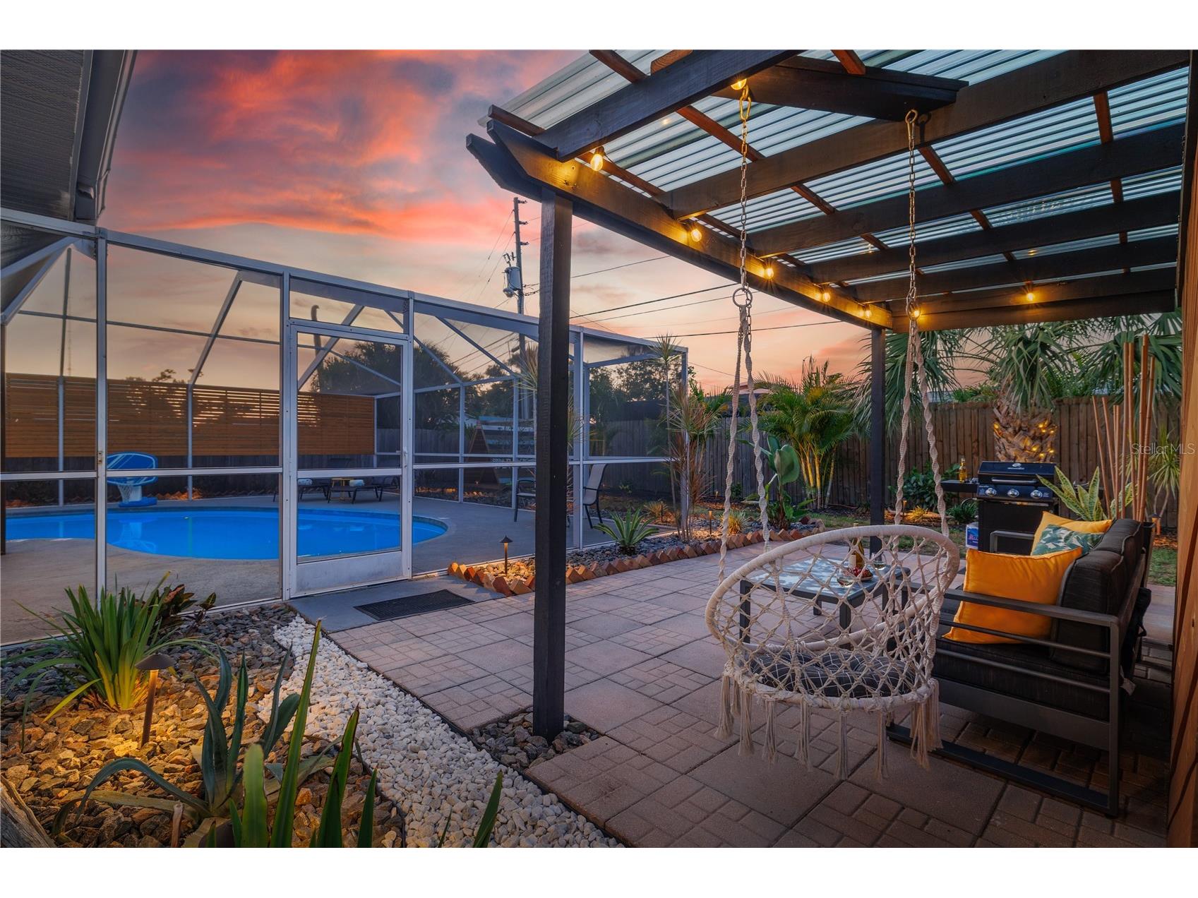 8415 Iris Avenue Seminole FL 33777 A4679836 image2