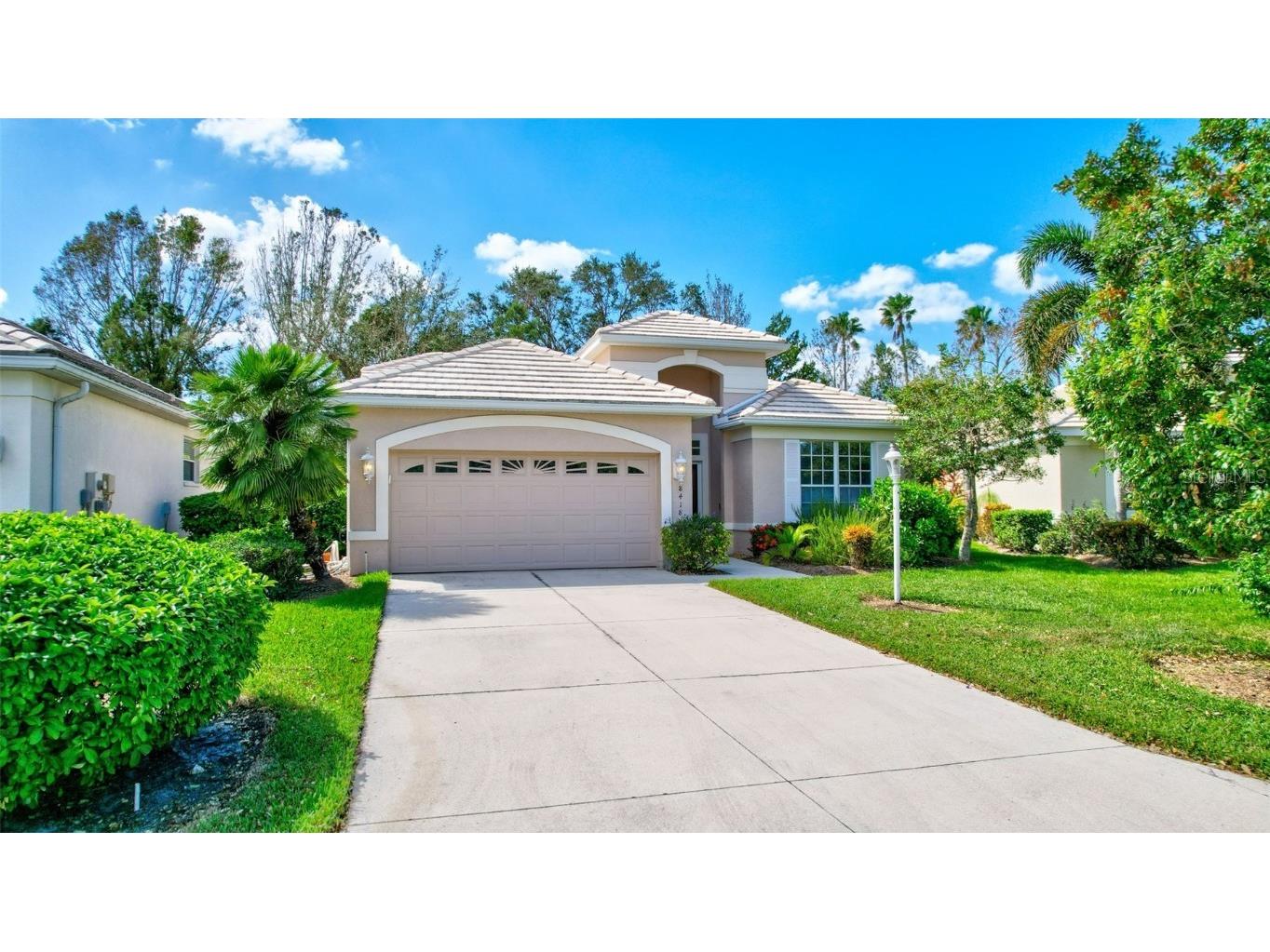 8418 Idlewood Court Lakewood Ranch FL 34202 - LAKE UIHLEIN A4626719 image1