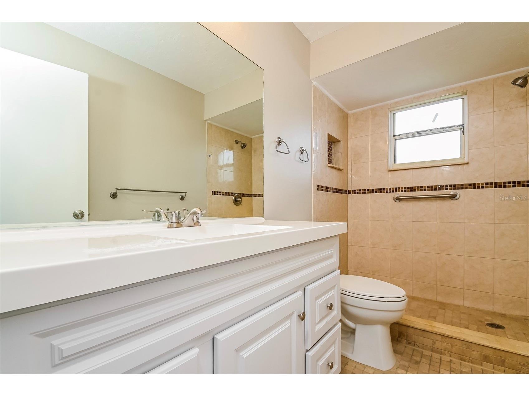 8419 Brandeis Circle E Sarasota FL 34243 C7522300 image12
