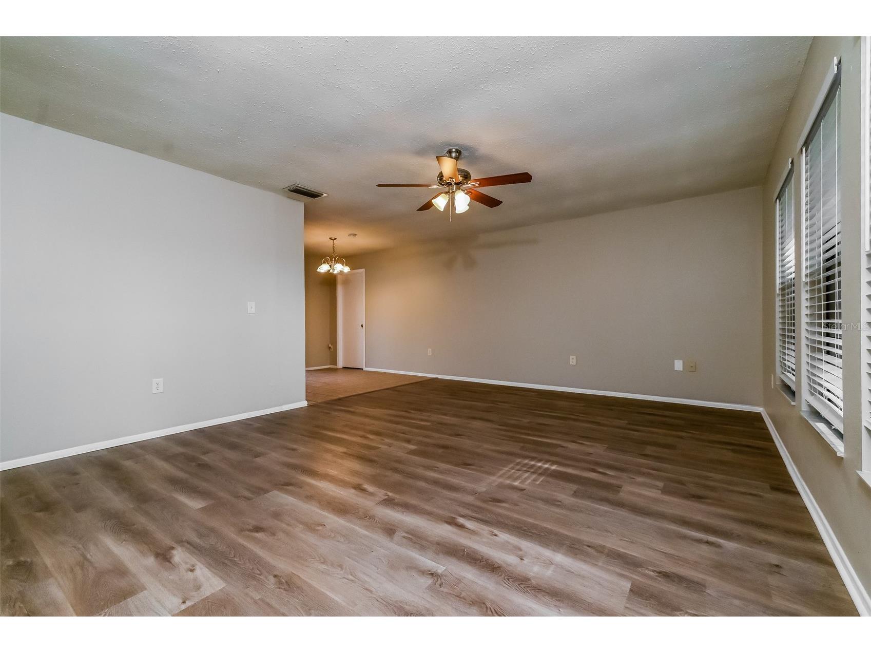 8419 Brandeis Circle E Sarasota FL 34243 C7522300 image5