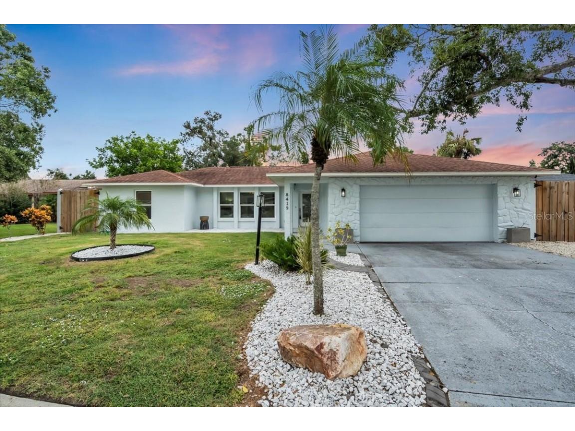 8419 Sylvan Woods Drive Sarasota FL 34243 A4668652 image1