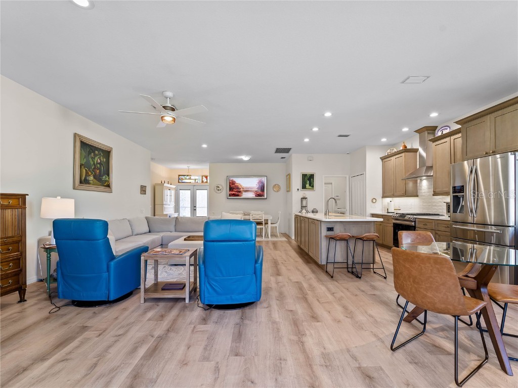 8419 Whispering Woods Court Lakewood Ranch FL 34202 A4672002 image10