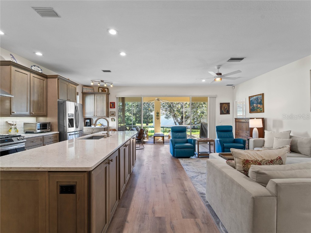 8419 Whispering Woods Court Lakewood Ranch FL 34202 A4672002 image12