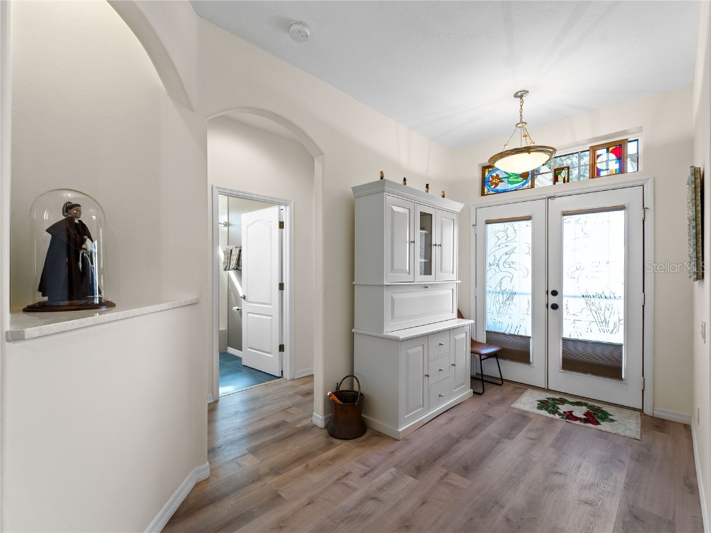 8419 Whispering Woods Court Lakewood Ranch FL 34202 A4672002 image2