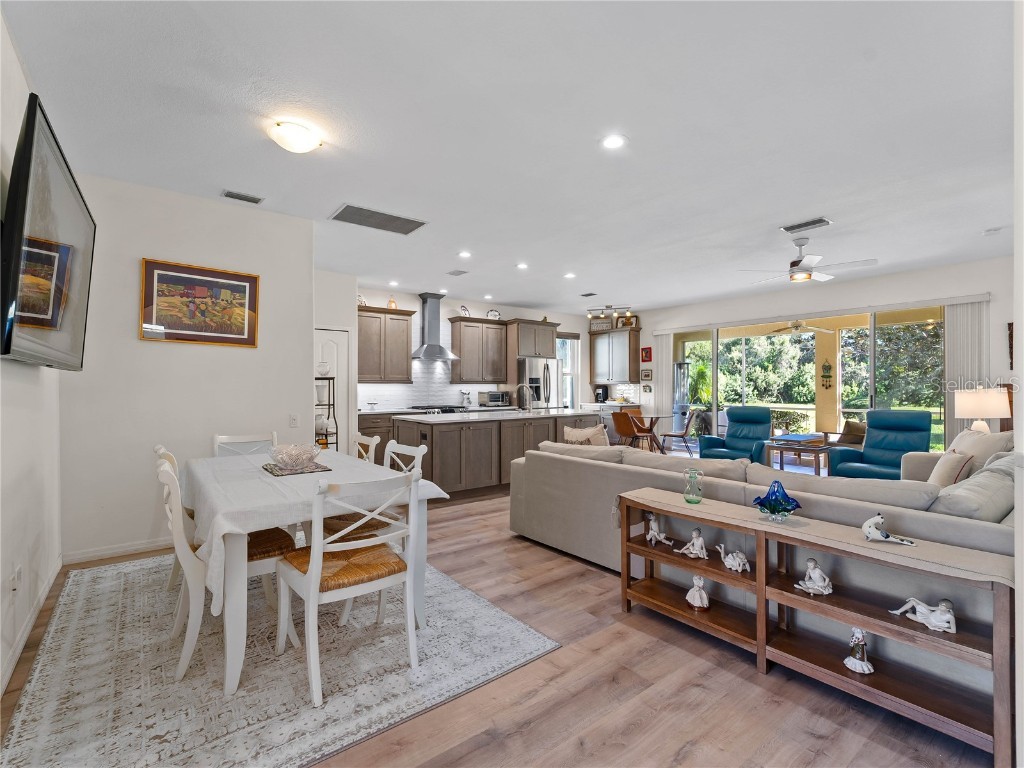 8419 Whispering Woods Court Lakewood Ranch FL 34202 A4672002 image4