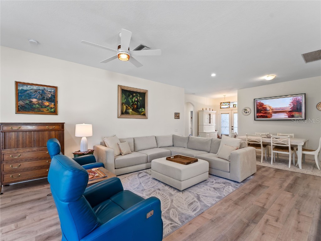 8419 Whispering Woods Court Lakewood Ranch FL 34202 A4672002 image8