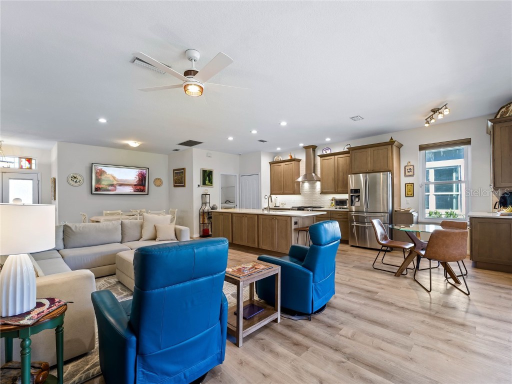 8419 Whispering Woods Court Lakewood Ranch FL 34202 A4672002 image9