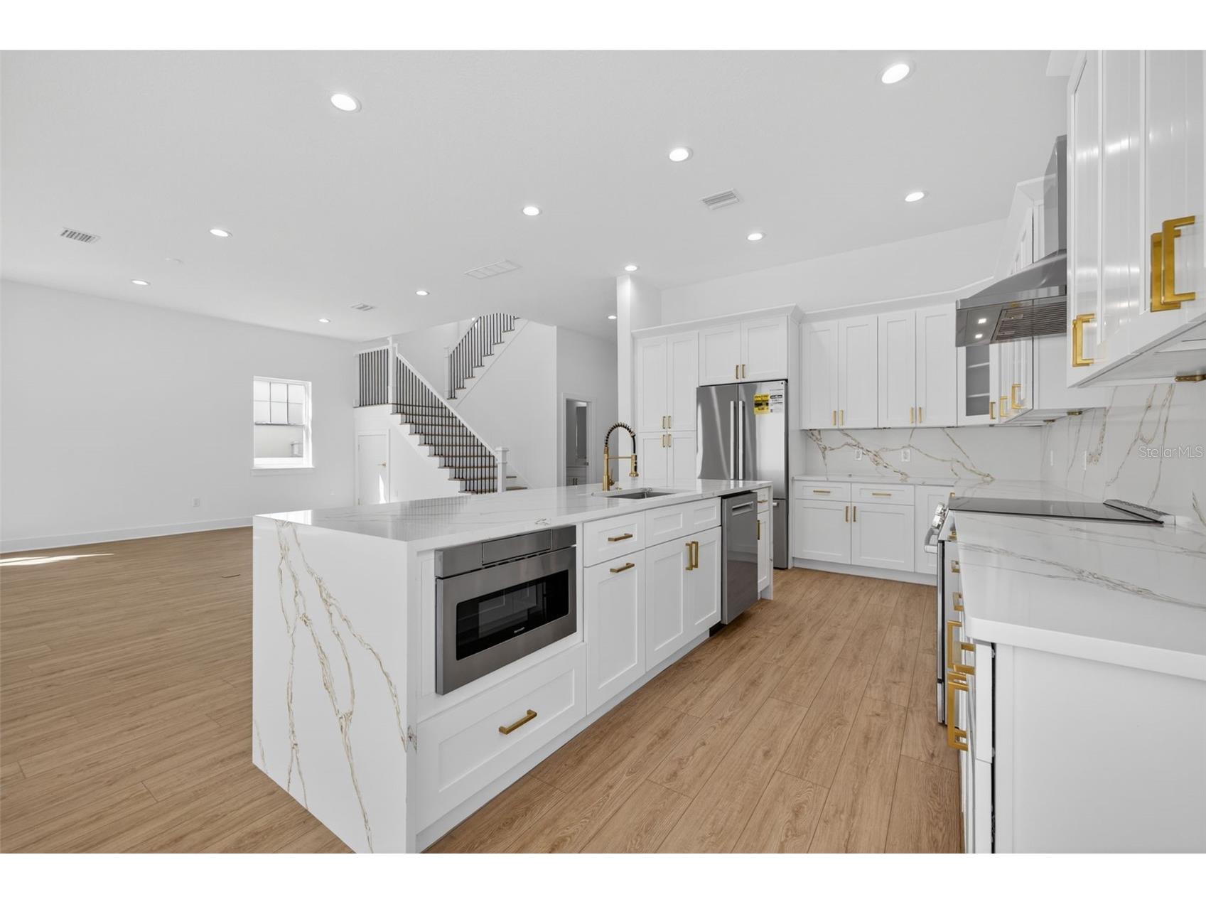 842 30th Avenue Saint Petersburg FL 33704 TB8484317 image5