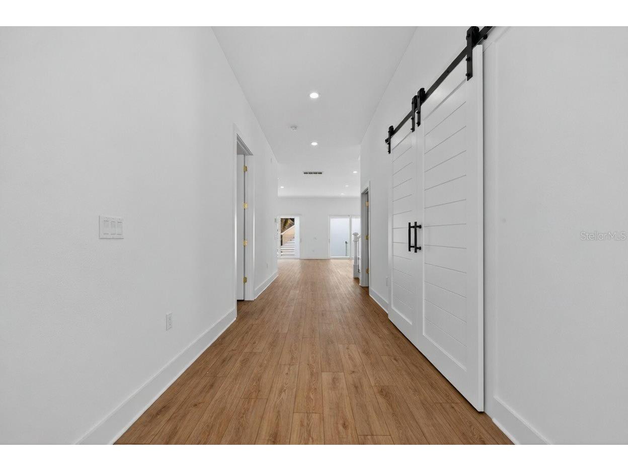 842 30th Avenue Saint Petersburg FL 33704 TB8484317 image8