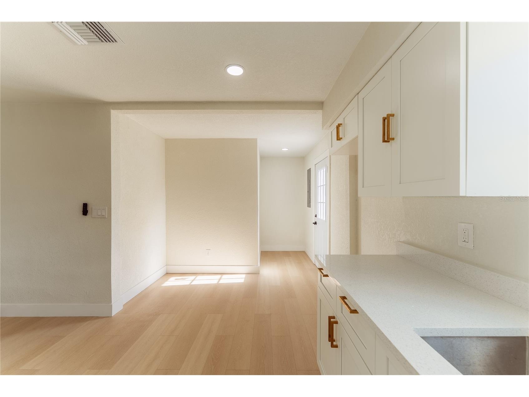 842 43rd Street S Saint Petersburg FL 33711 TB8513753 image10