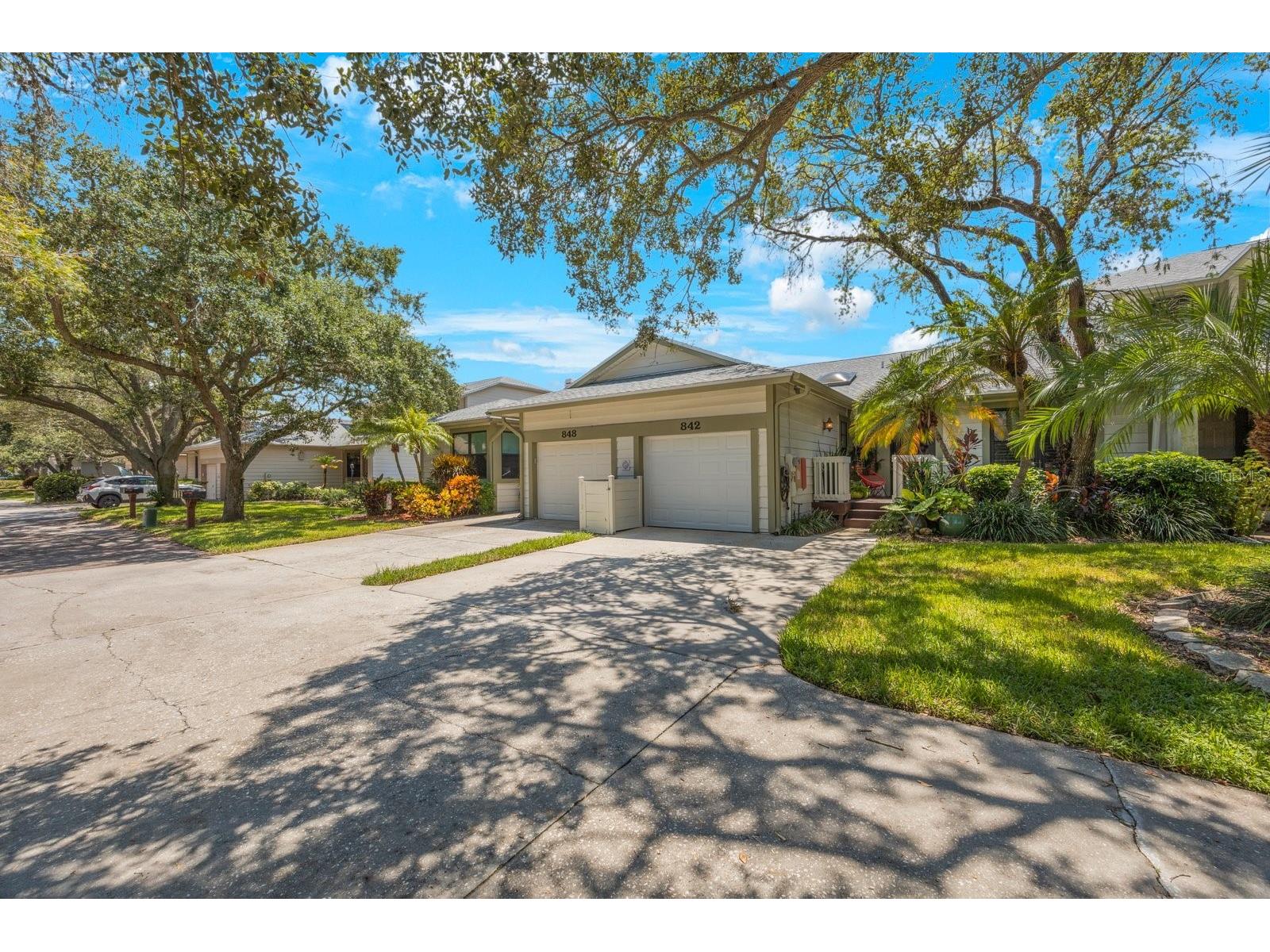 842 Amelia Court NE Saint Petersburg FL 33702 - RIVIERA BAY TAMPA BAY TB8453447 image3