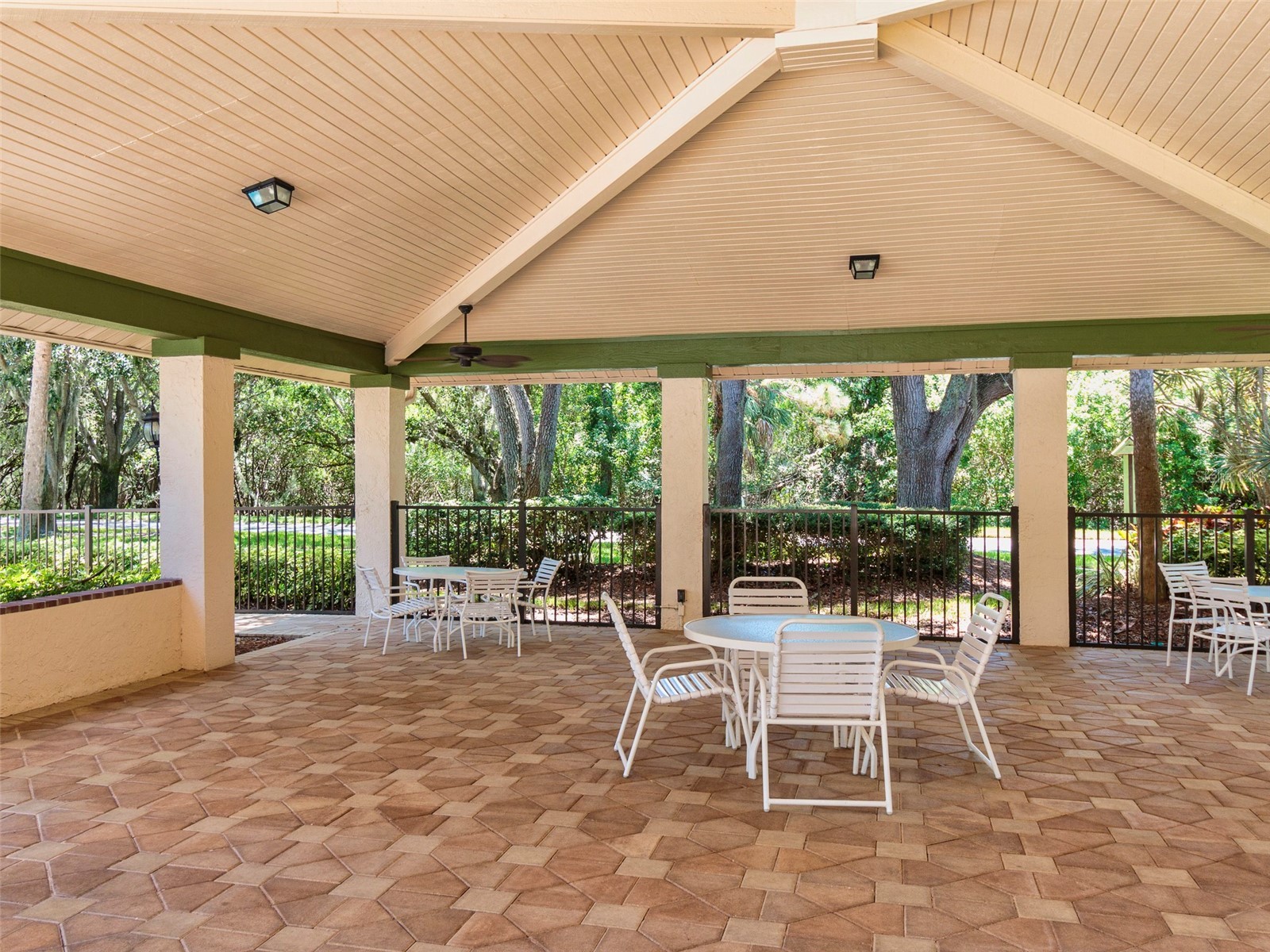 842 Amelia Court NE Saint Petersburg FL 33702 - RIVIERA BAY TAMPA BAY TB8453447 image39