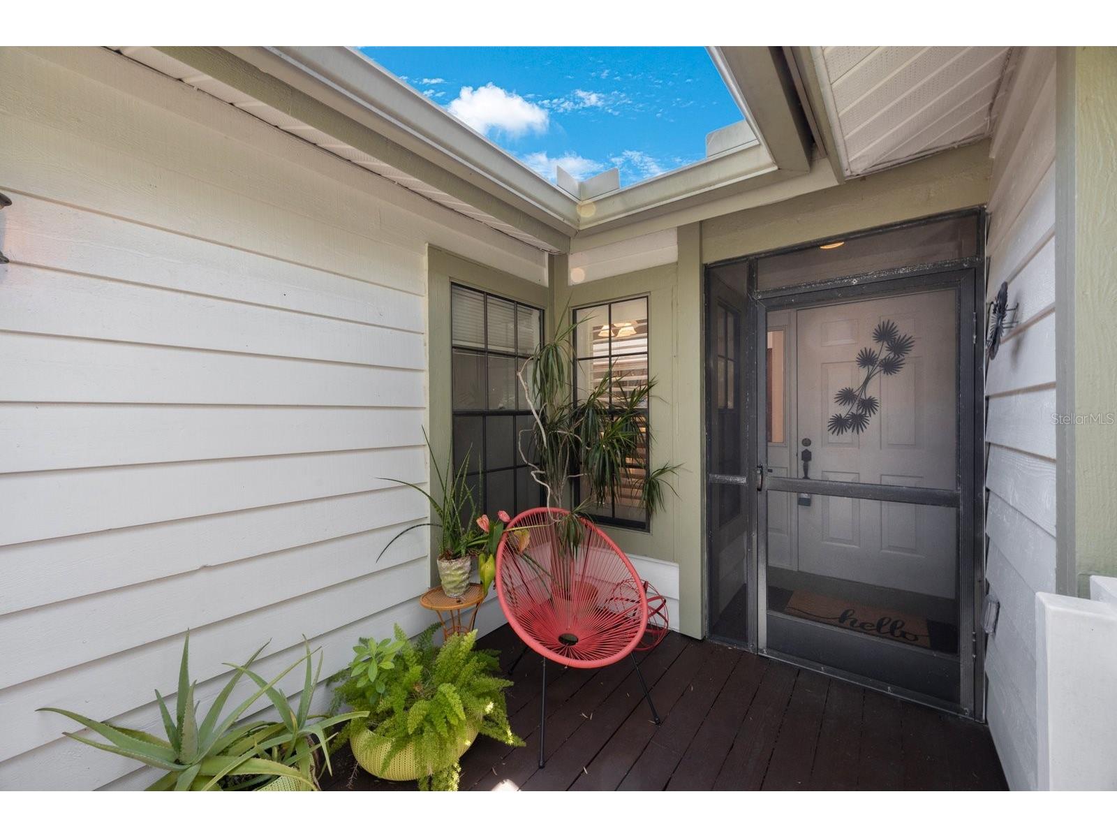 842 Amelia Court NE Saint Petersburg FL 33702 - RIVIERA BAY TAMPA BAY TB8453447 image4