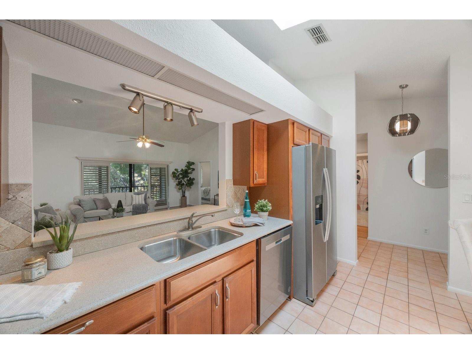 842 Amelia Court NE Saint Petersburg FL 33702 - RIVIERA BAY TAMPA BAY TB8453447 image8