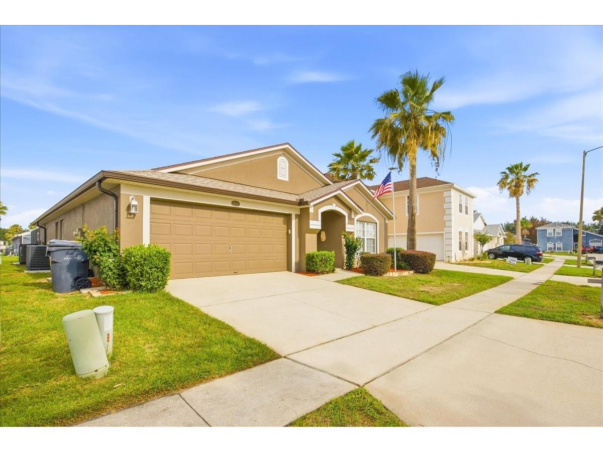 842 Lockbreeze Drive Davenport FL 33897 TB8516176 image2