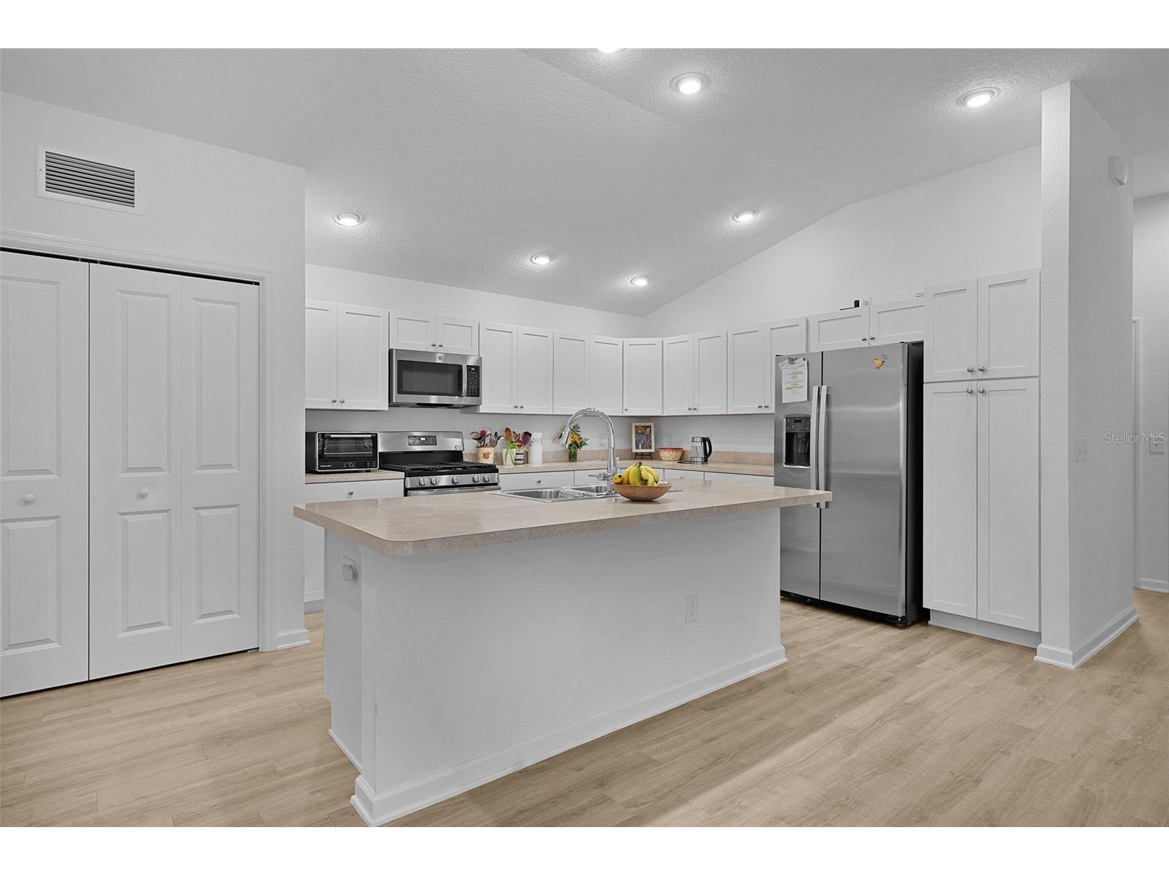 842 Spring Avenue The Villages FL 34762 OM716535 image16