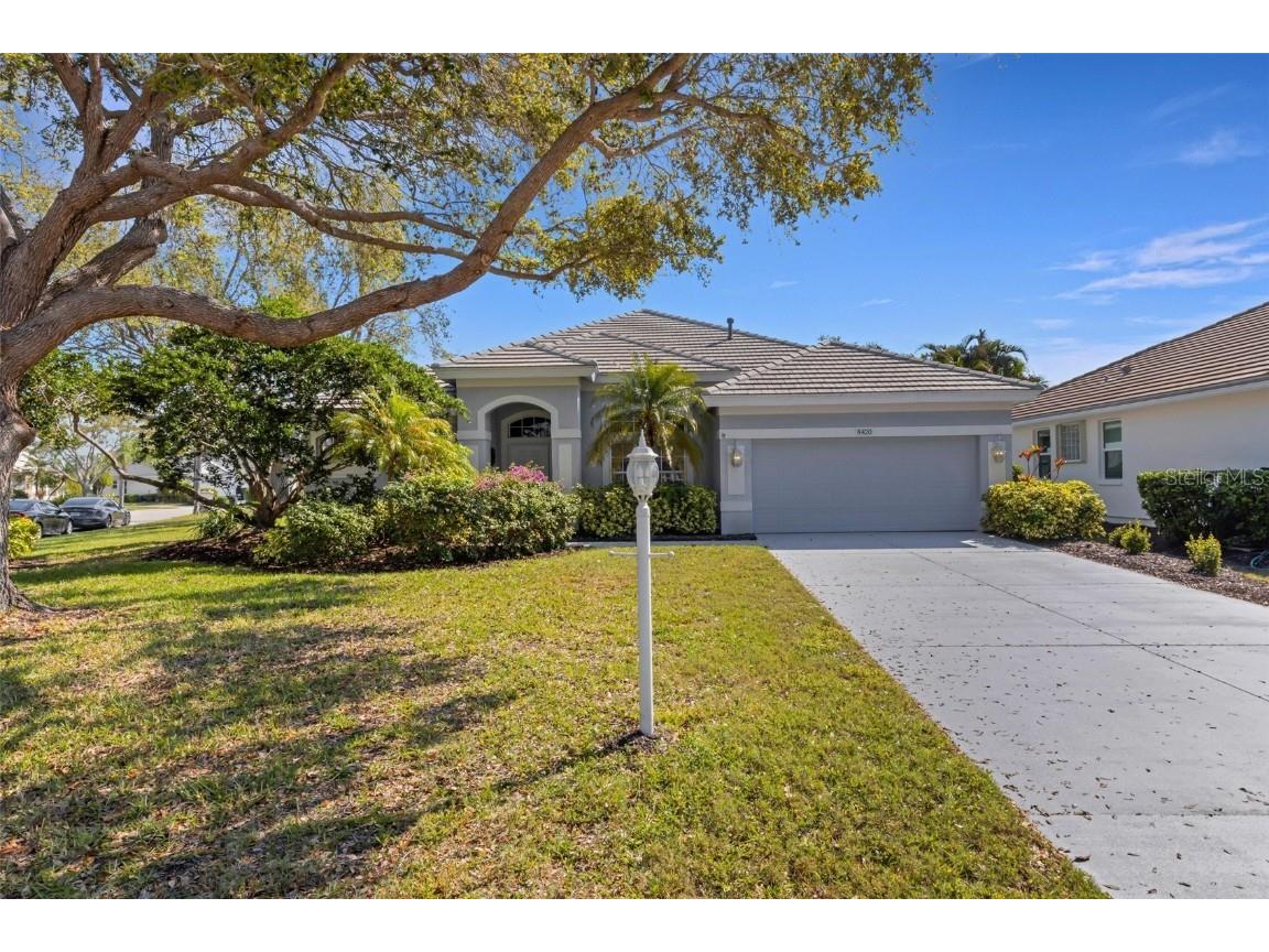 8420 Sailing Loop Lakewood Ranch FL 34202 A4642844 image1