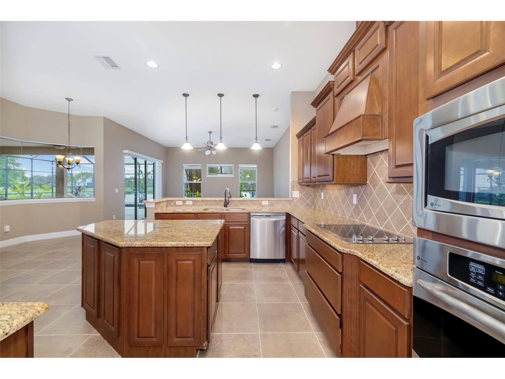 8420 Webber Road Sarasota FL 34240 A4700038 image81