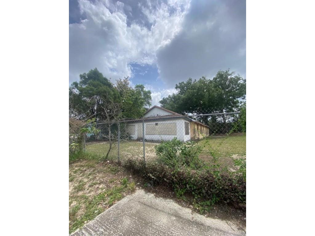 8421 N 39th Street Tampa FL 33604 U8204192 image1