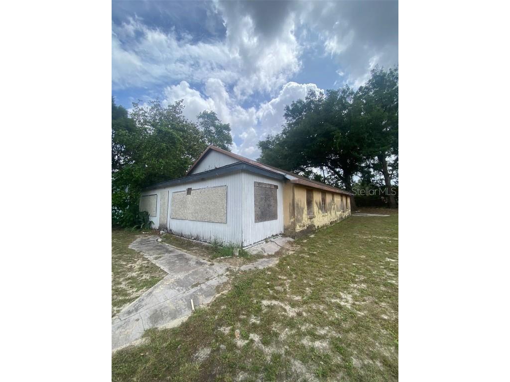 8421 N 39th Street Tampa FL 33604 U8204655 image1