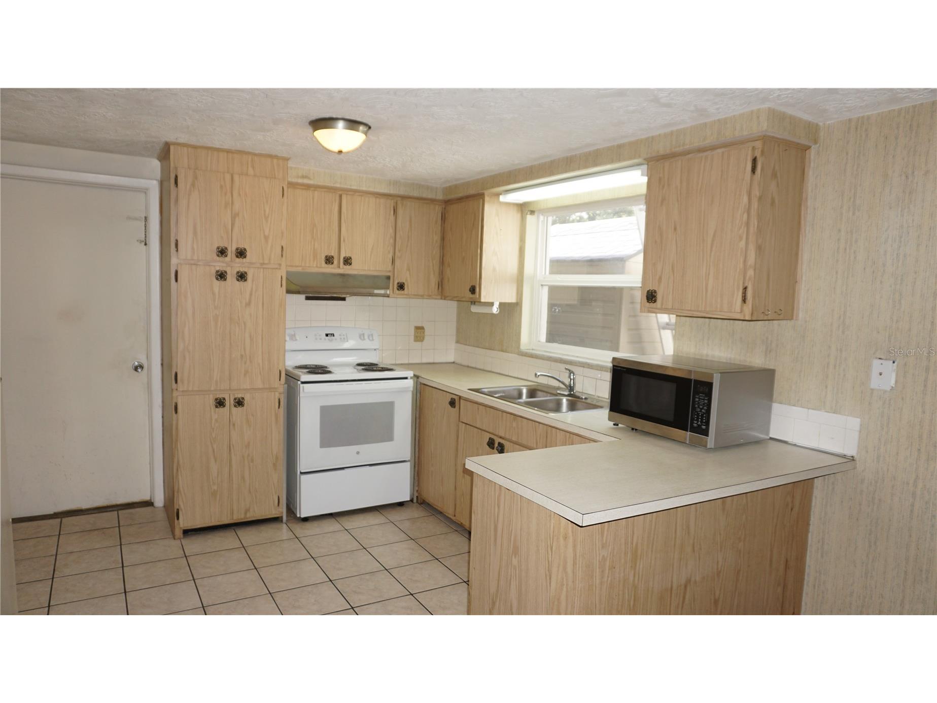 8422 Battel Court New Port Richey FL 34653 W7887056 image2