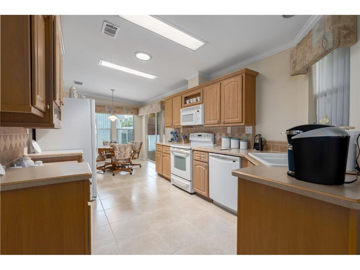 8424 Regal Way Palmetto FL 34221 A4644879 image10