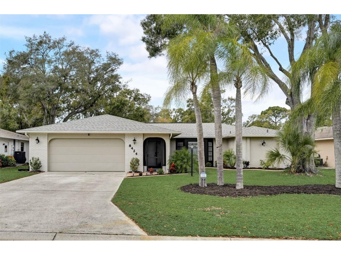 8424 Sylvan Woods Drive Sarasota FL 34243 D6133821 image1