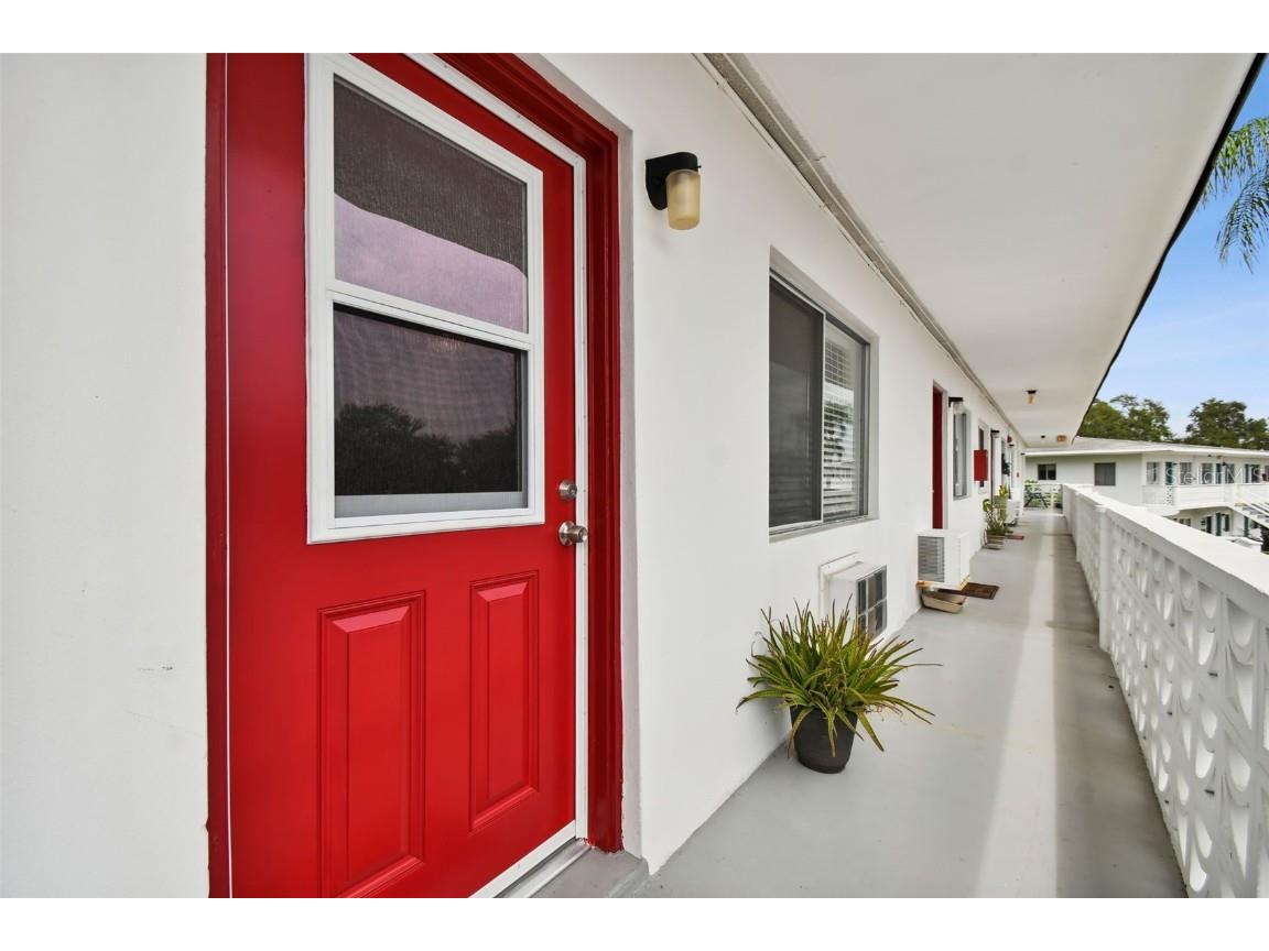 8425 112th Street #205 Seminole FL 33772 U8208670 image1