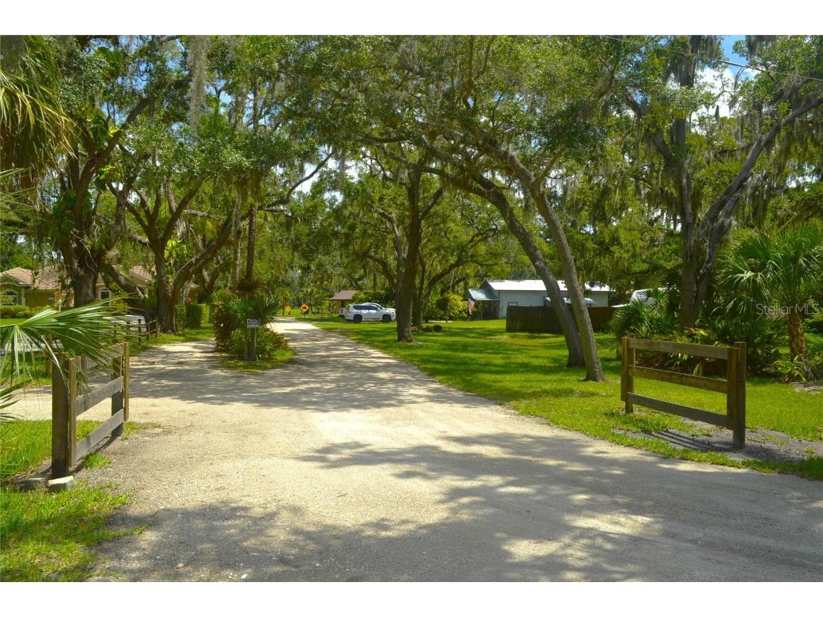 8425 Coash Road Sarasota FL 34241 A4614328 image1