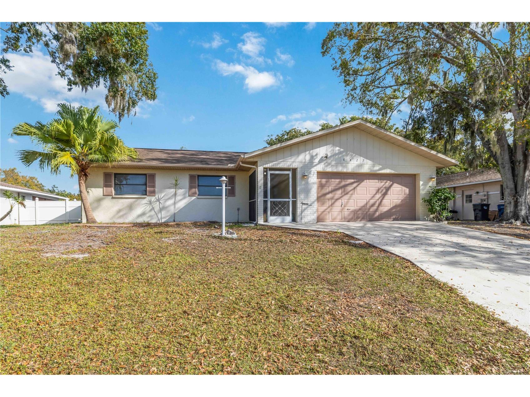 8427 Brandeis Circle E Sarasota FL 34243 TB8463107 image1