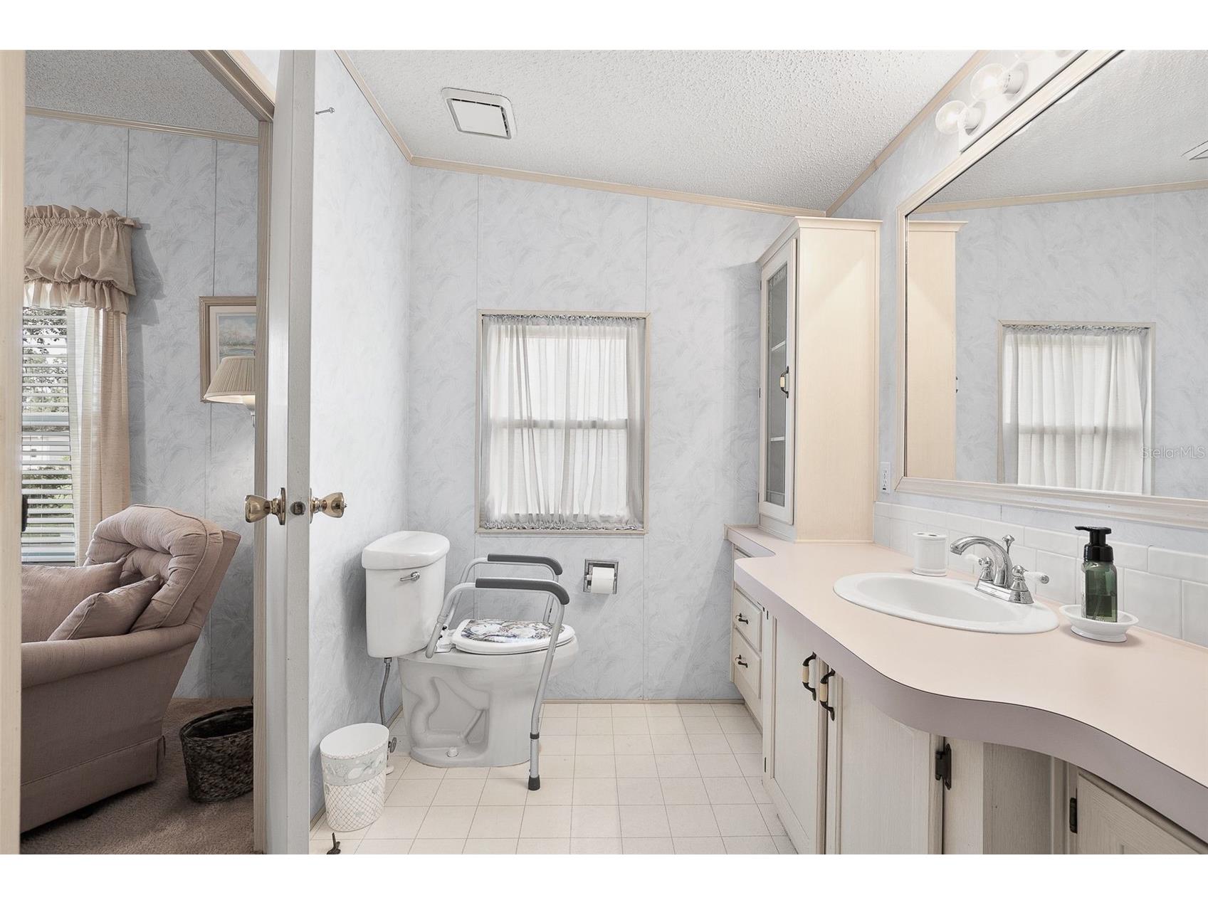 8427 Castle Garden Road Palmetto FL 34221 A4664356 image25