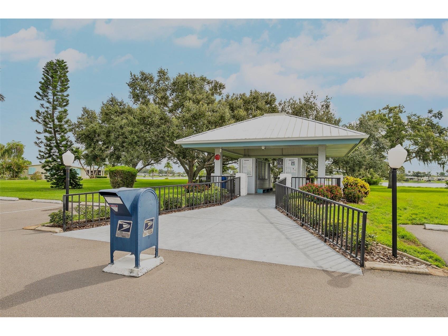 8427 Castle Garden Road Palmetto FL 34221 A4664356 image34