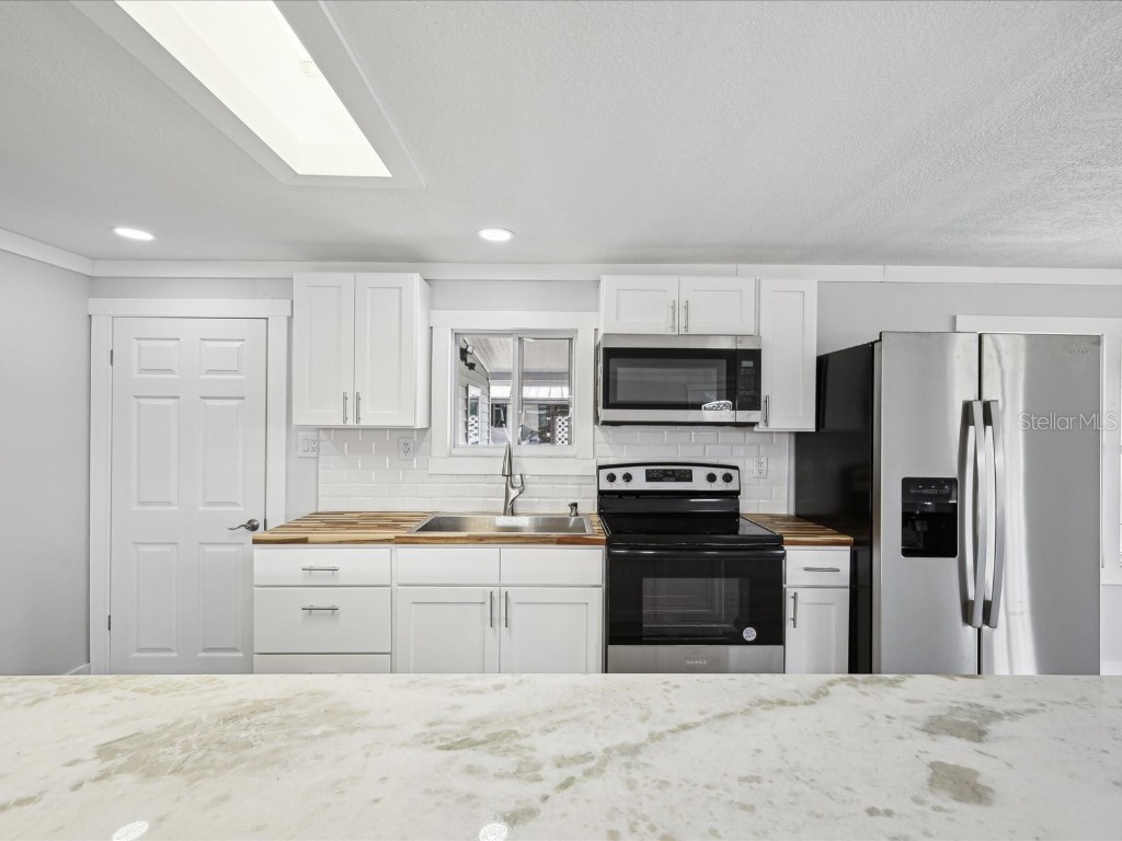 8427 Weatherford Avenue Brooksville FL 34613 W7875109 image17