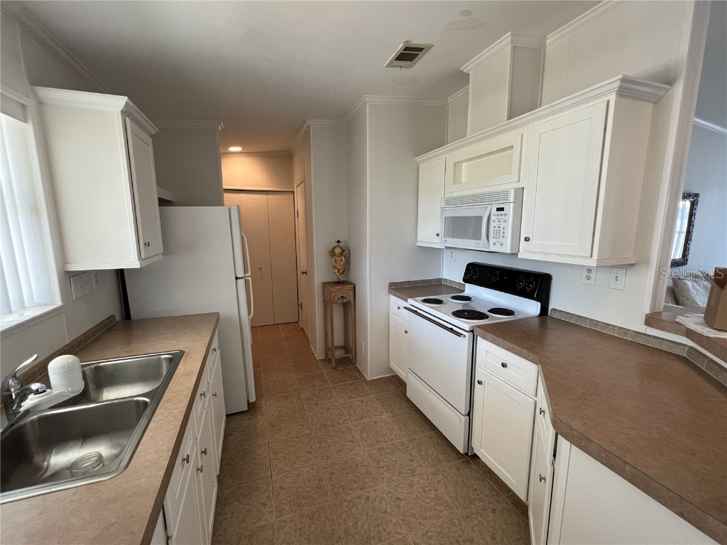 8428 Regal Way Palmetto FL 34221 A4675594 image11