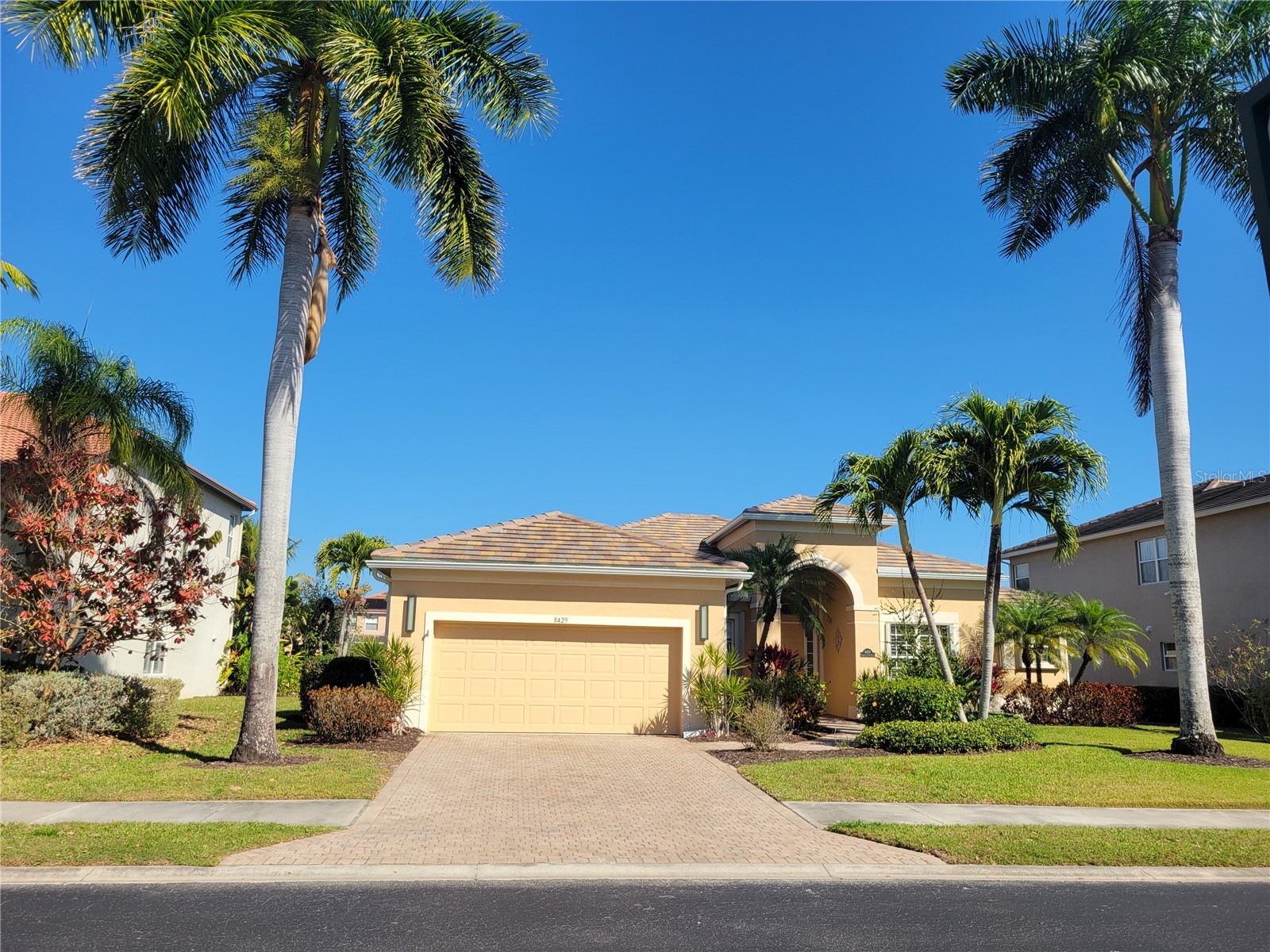 8429 Laurel Lakes Boulevard Naples FL 34119 C7518137 image1