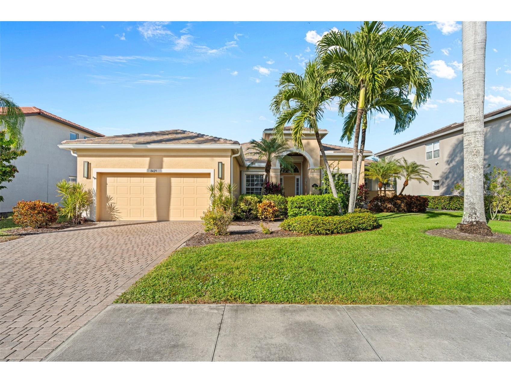 8429 Laurel Lakes Boulevard Naples FL 34119 C7518137 image2